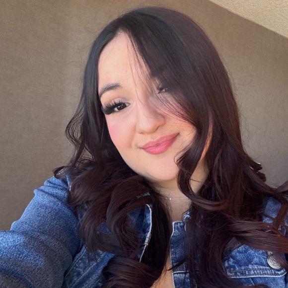 Meet your Posher, Aimee - Picture 1 of 1